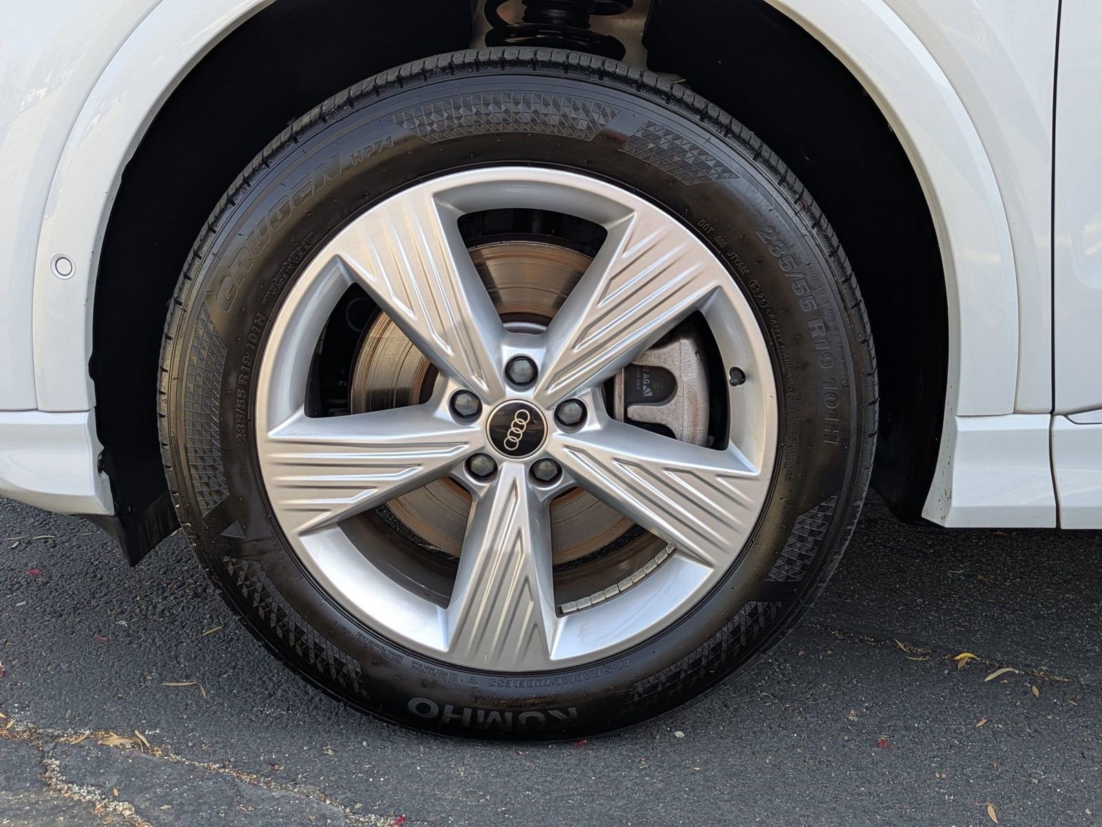 Used 2024 Audi Q4 e-tron Premium Plus image 27