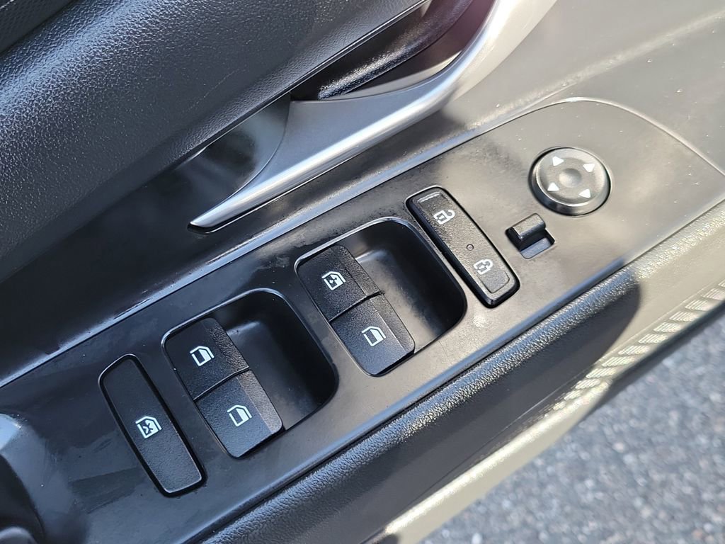 Certified 2023 Hyundai Elantra SEL image 17