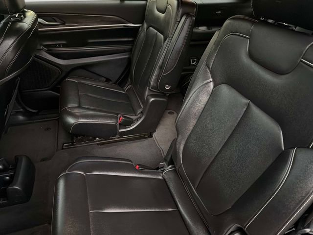 Used 2023 Jeep Grand Cherokee L Limited AWD/4WD image 13