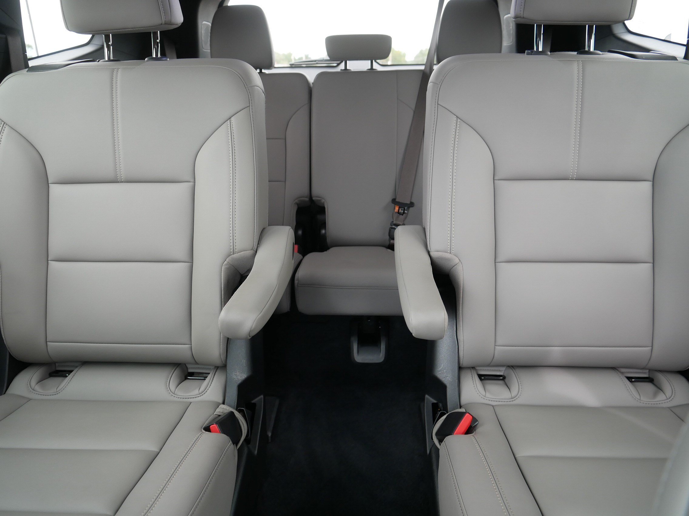Used 2026 GMC Acadia Elevation w/ Elevation Premium Package AWD/4WD image 13