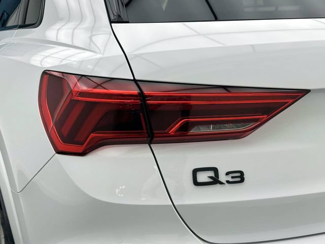 Used 2025 Audi Q3 2.0T Premium w/ Convenience Package AWD/4WD image 10