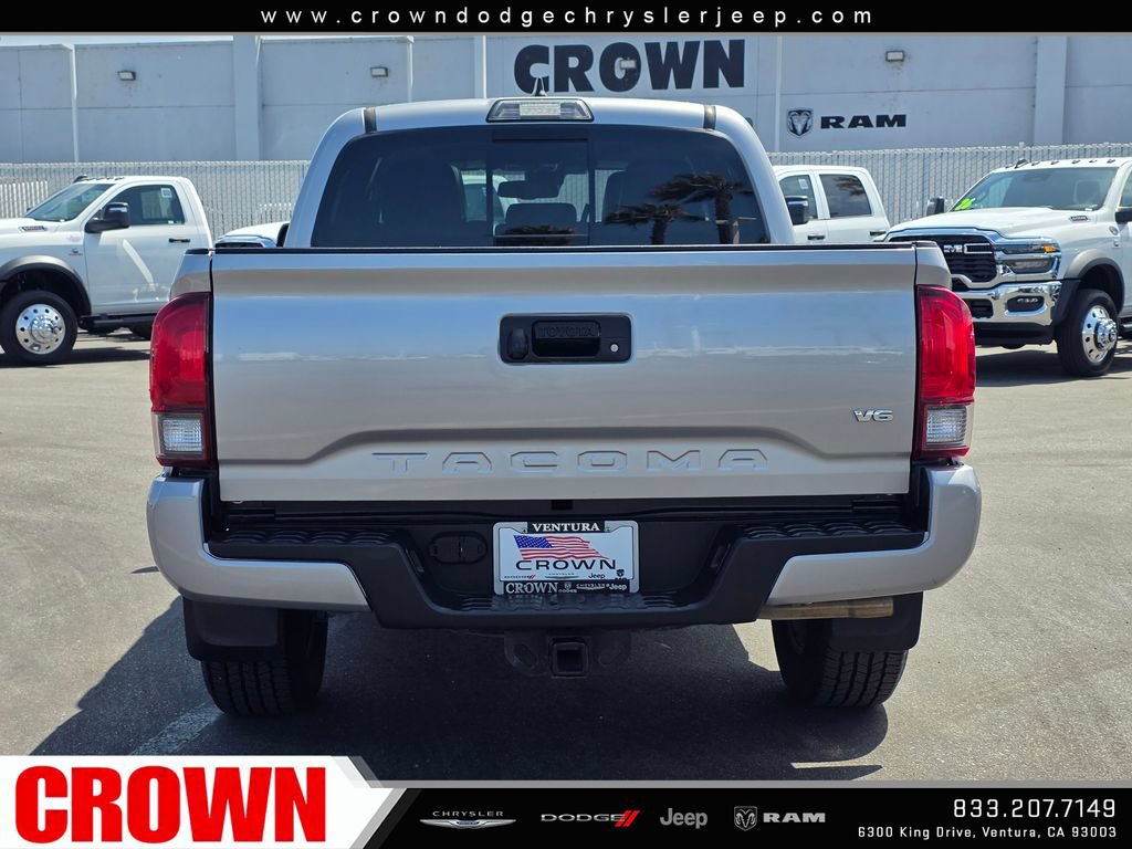 Used 2018 Toyota Tacoma TRD Sport w/ TRD Premium Sport Package AWD/4WD image 6