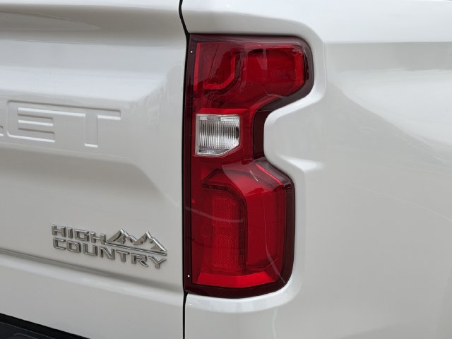 Used 2022 Chevrolet Silverado 1500 High Country w/ High Country Premium Package AWD/4WD image 7