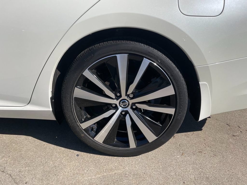 Used 2020 Nissan Altima 2.0 Platinum FWD image 30