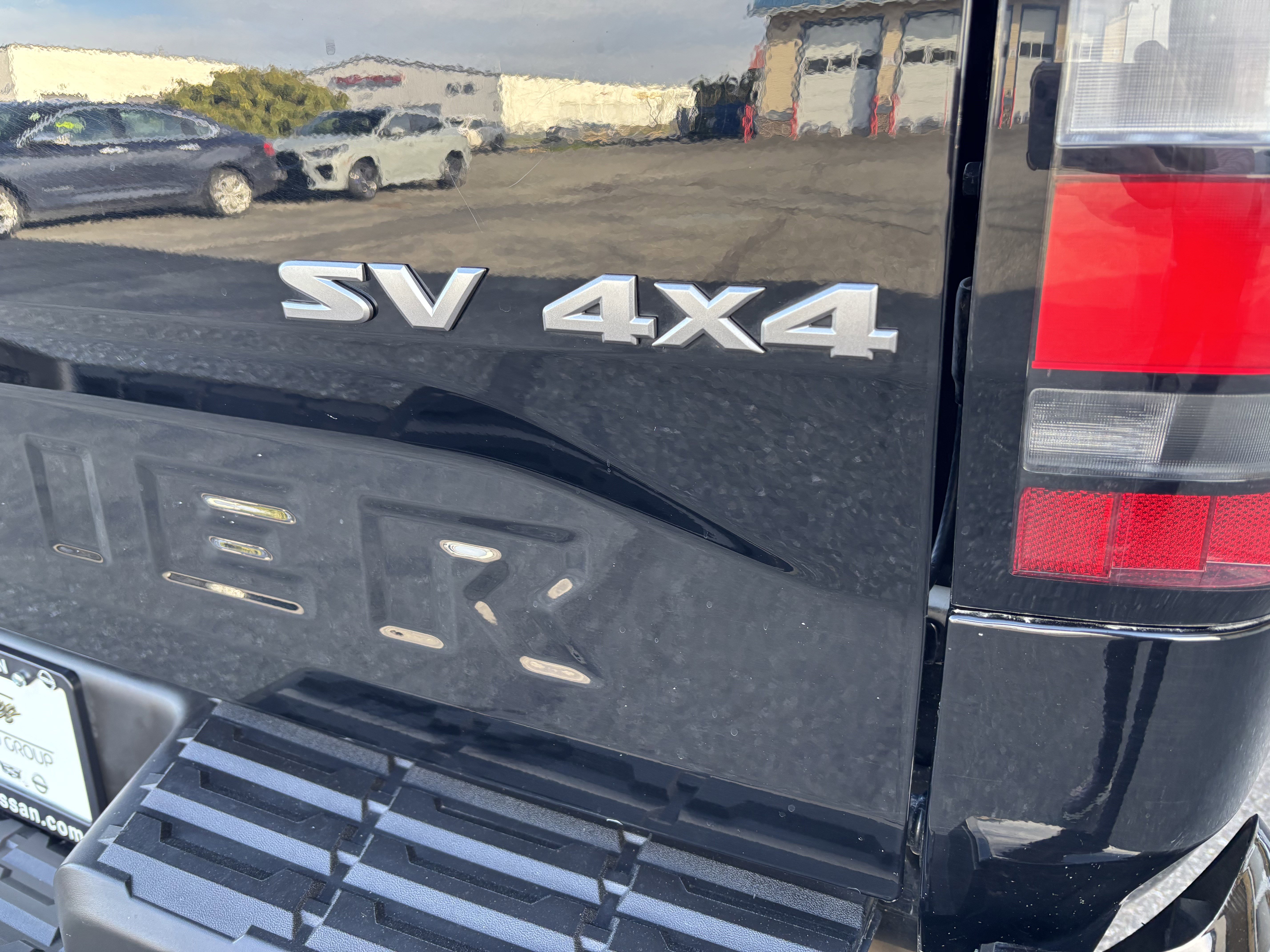 Used 2024 Nissan Frontier SV AWD/4WD image 12