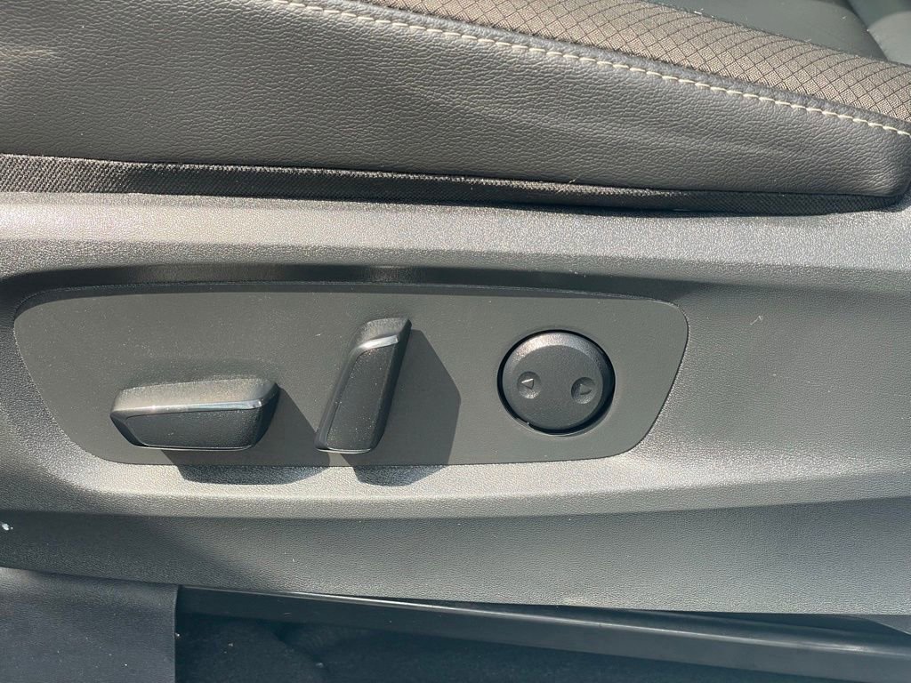 Certified 2025 Nissan Pathfinder SL image 15