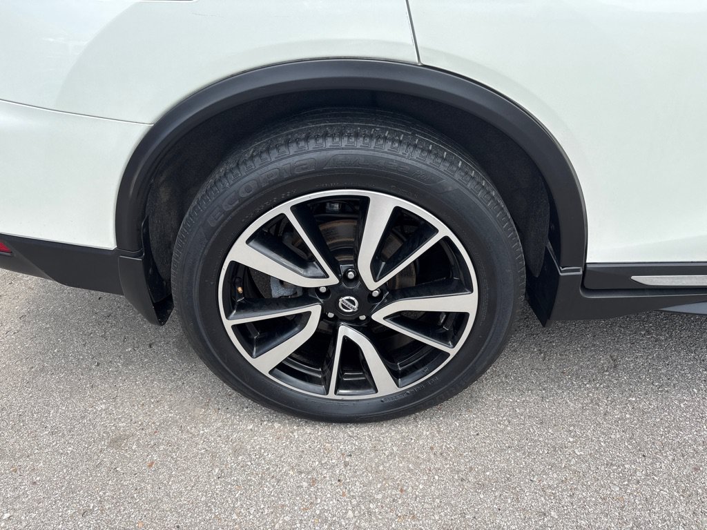 Used 2019 Nissan Rogue SL w/ Premium Package FWD image 11
