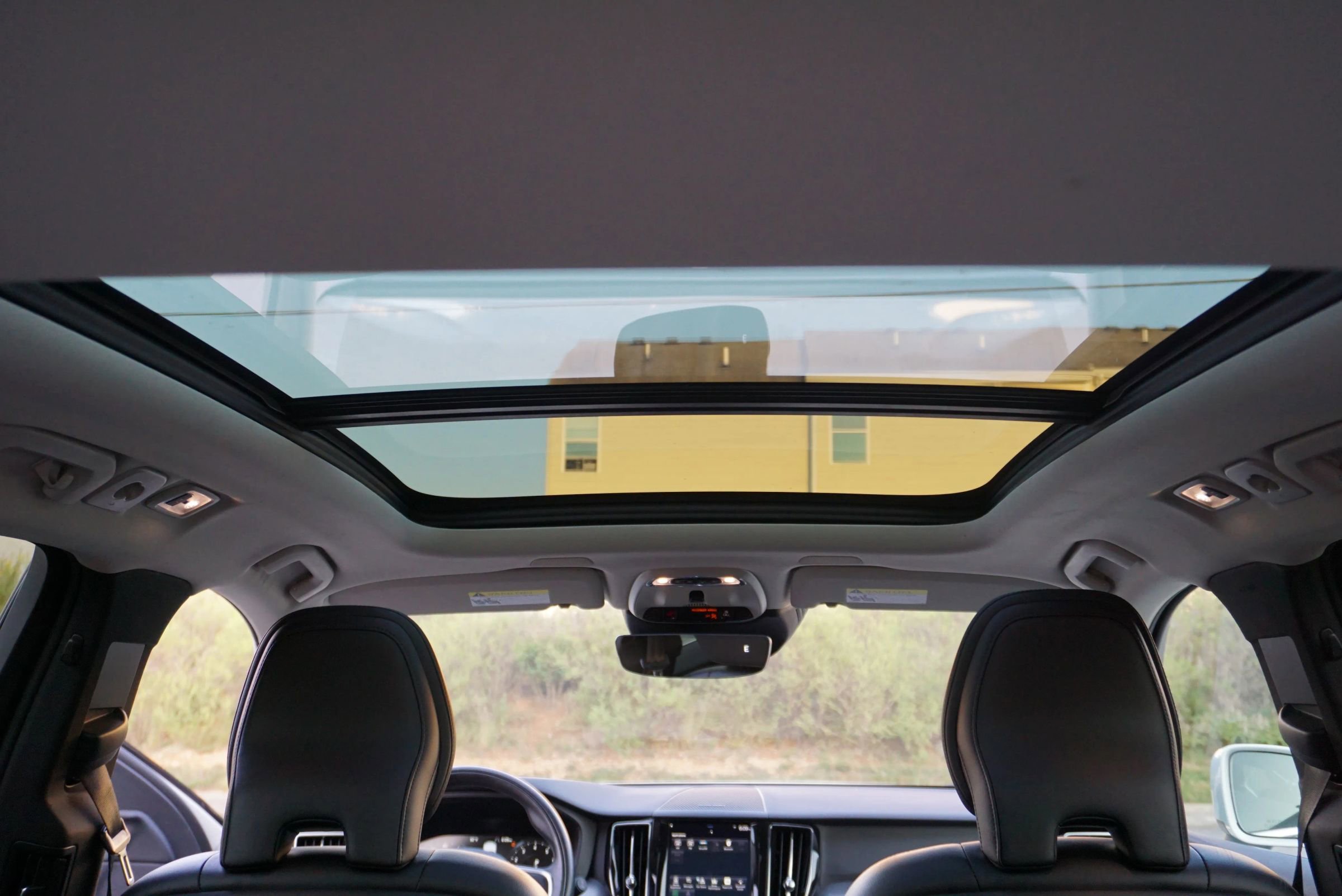 Used 2019 Volvo XC60 T5 Momentum w/ Multimedia Package image 30