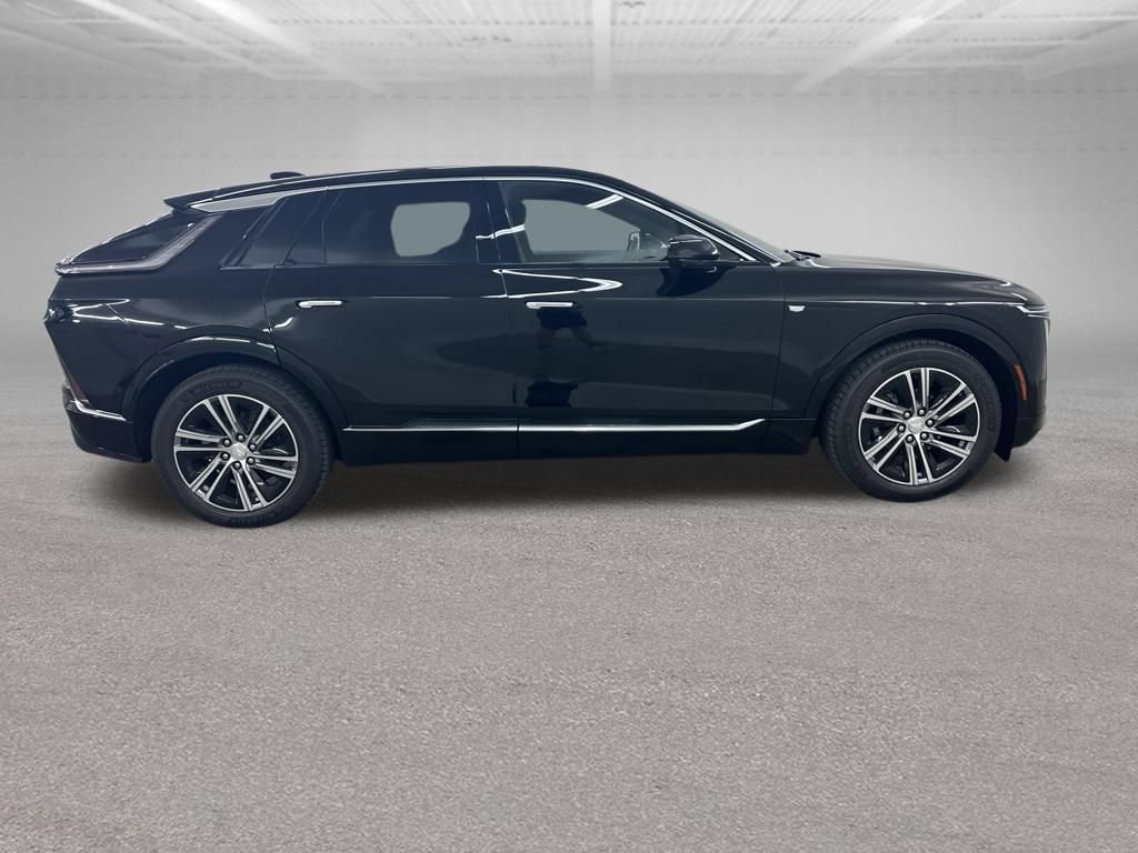 New 2026 Cadillac Lyriq Luxury AWD/4WD image 12