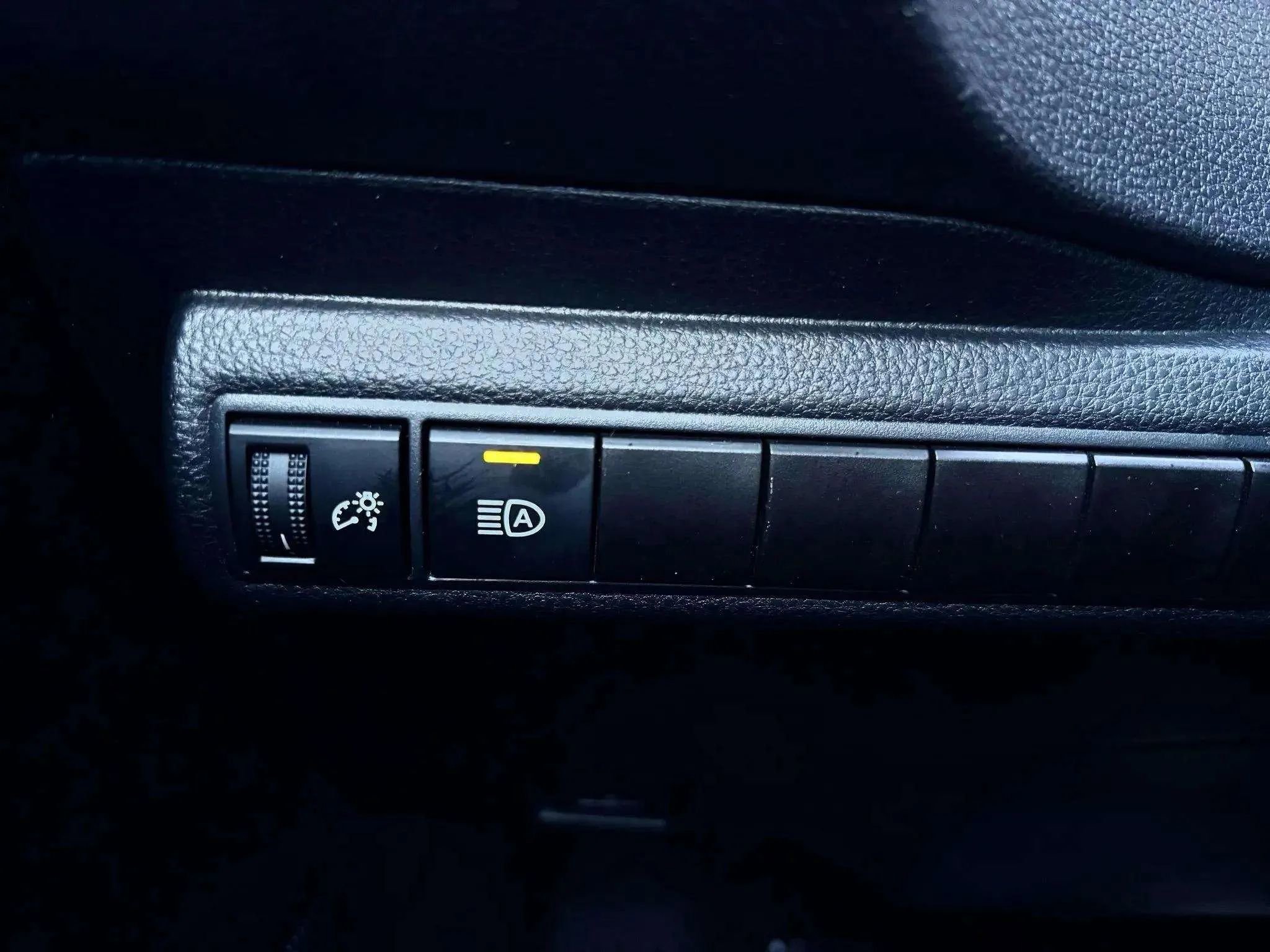 Used 2024 Toyota Corolla LE image 25