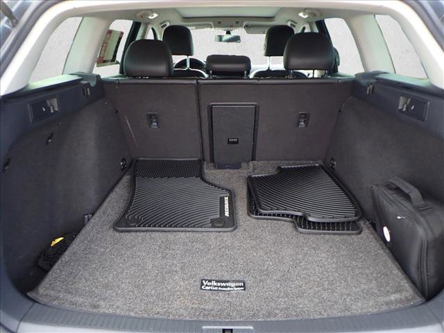 Used 2018 Volkswagen Golf SE image 8