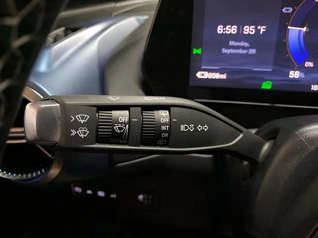 Used 2024 Chevrolet Equinox EV LT FWD image 34