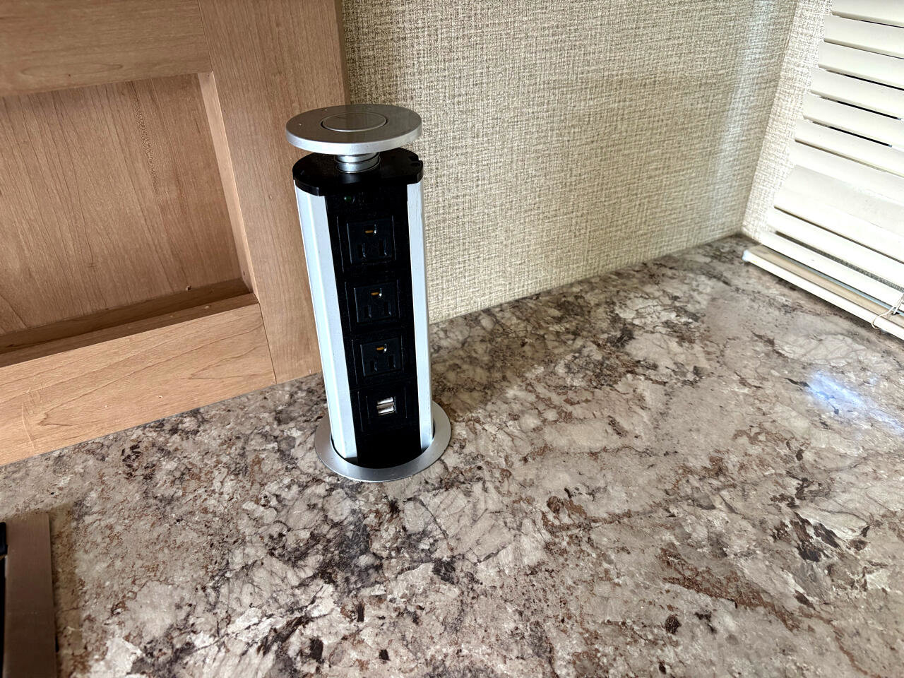 Used 2018 Ford E-450 and Econoline 450 Super Duty w/ Motorhome Prep Package RWD image 94