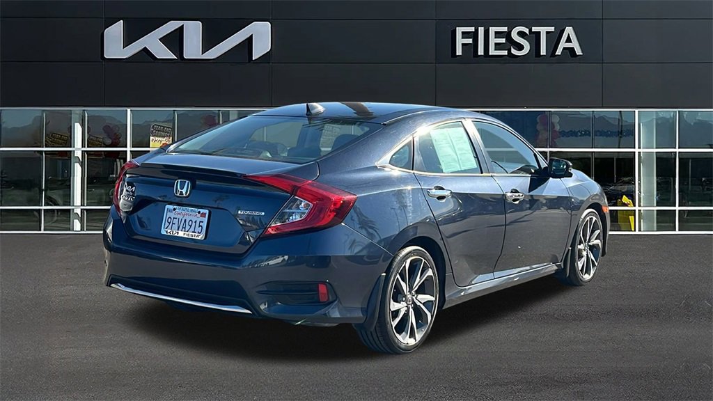 Used 2019 Honda Civic Touring image 3