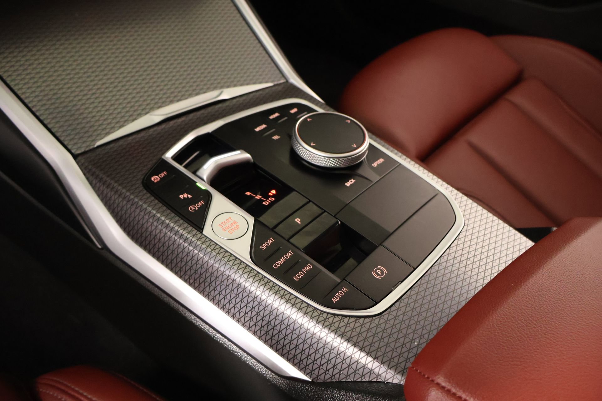 Used 2025 BMW 330i Sedan w/ M Sport Package image 9