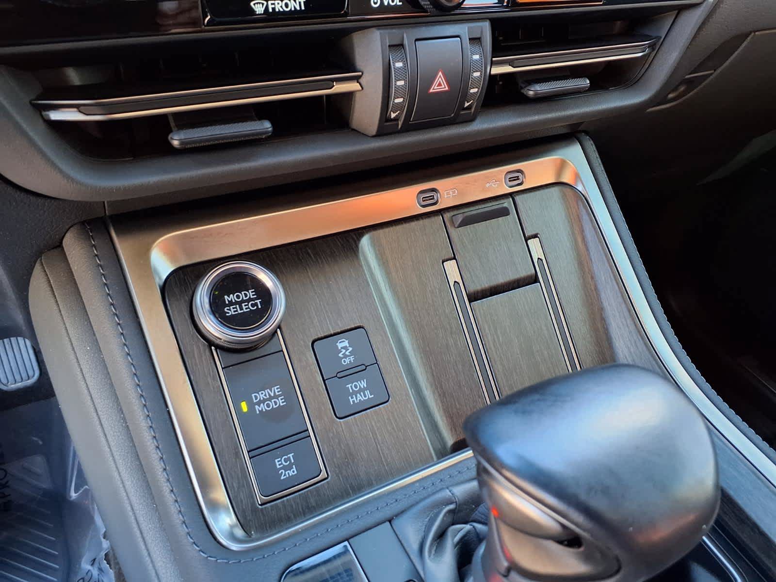 Used 2024 Lexus GX 550 w/ Cold Area Package AWD/4WD image 28