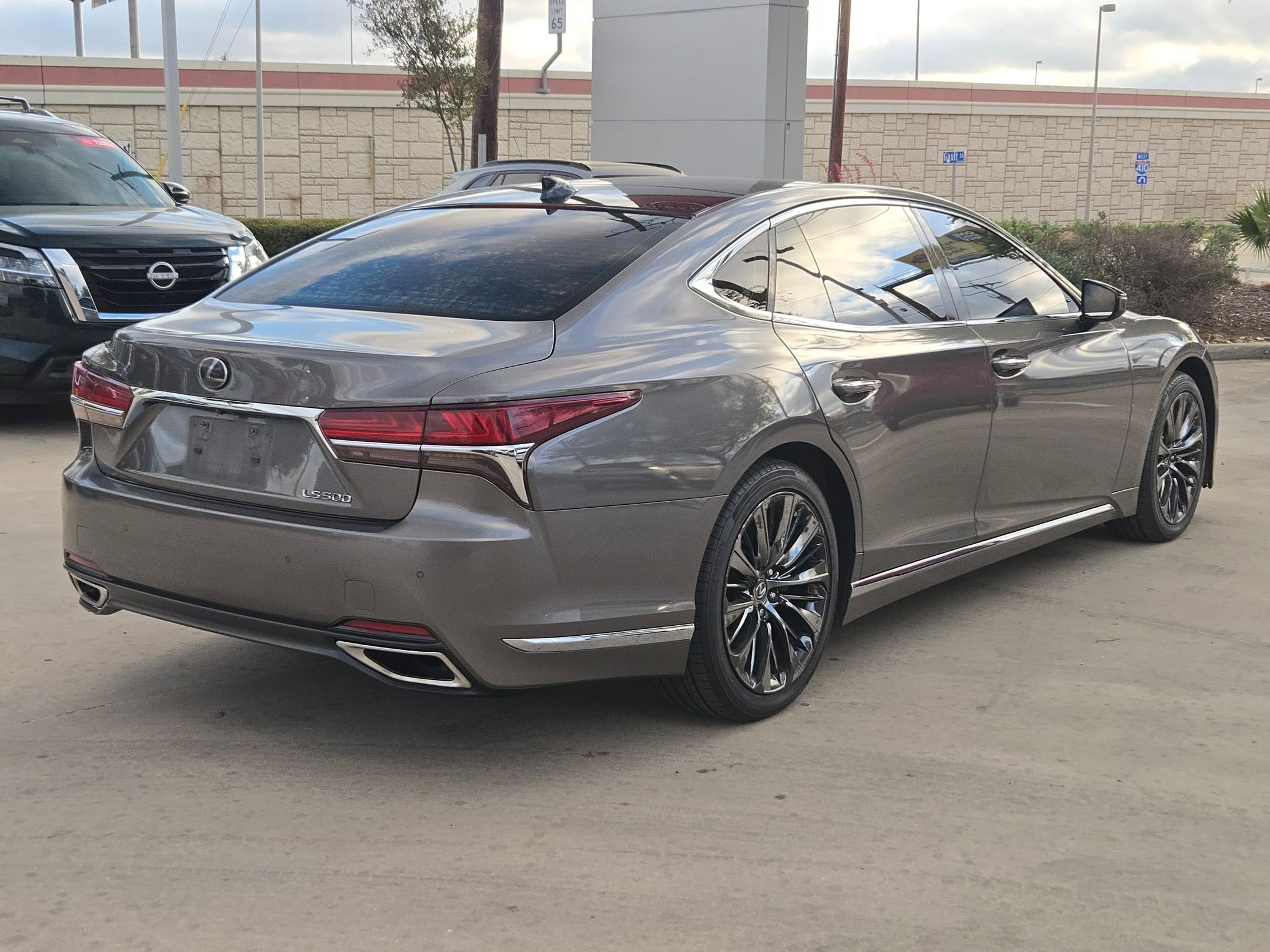 Used 2018 Lexus LS 500 w/ Interior Upgrade Package image 3