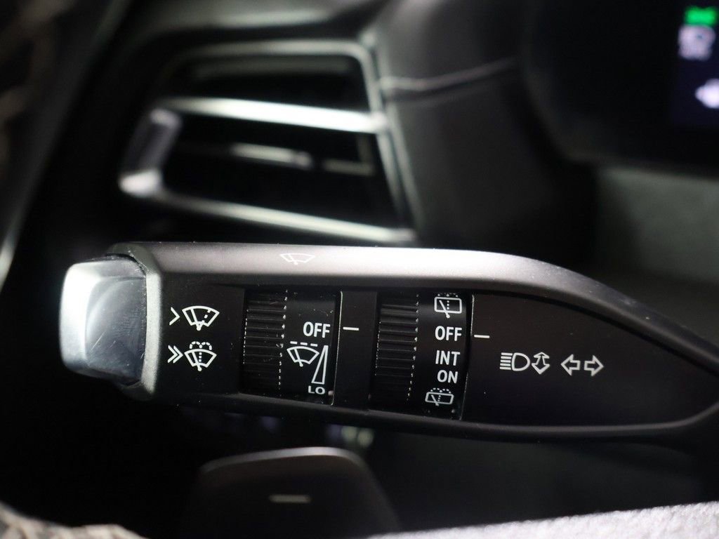 Used 2025 Chevrolet Traverse LT w/ Driver Confidence Package FWD image 41