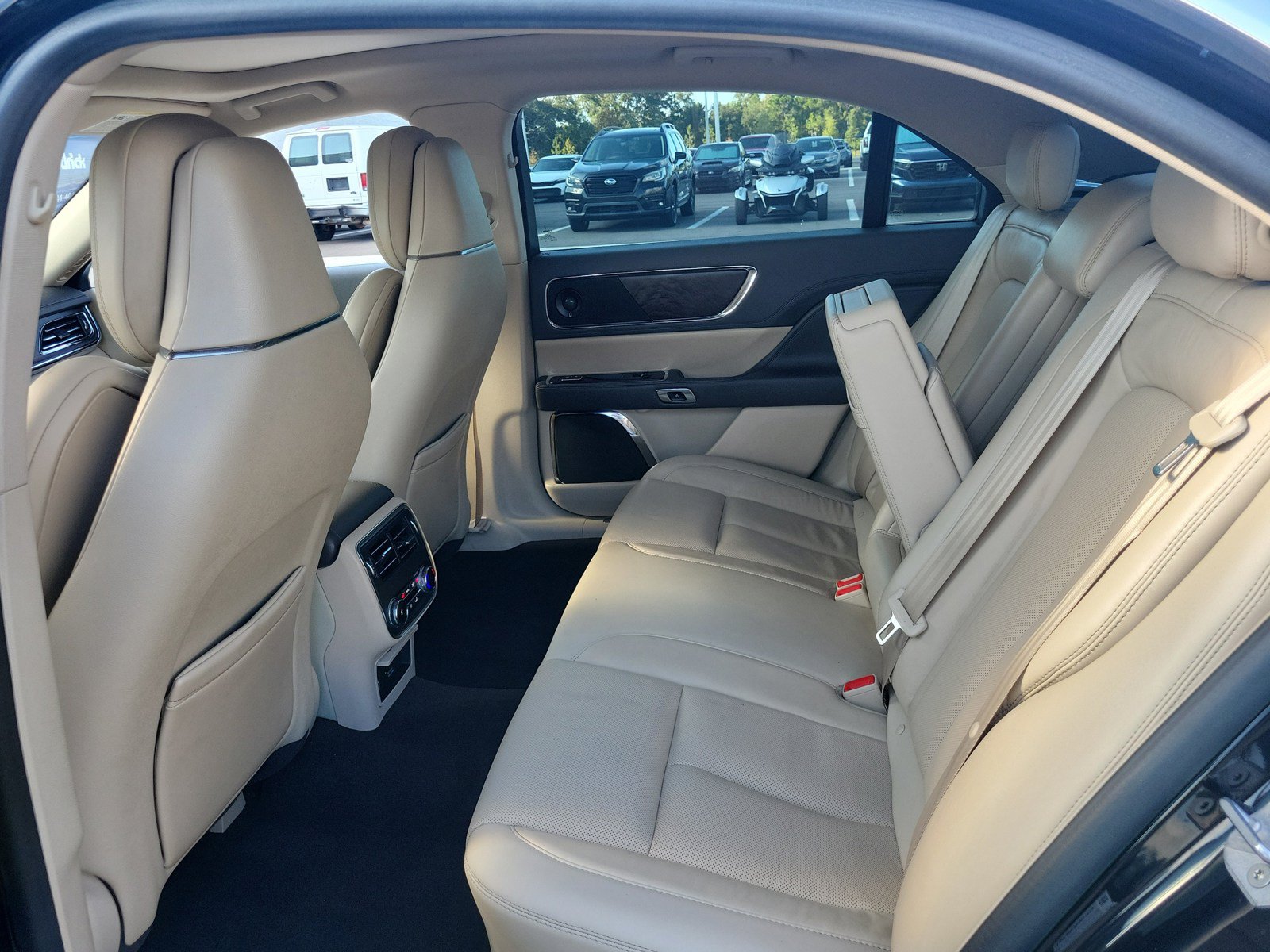 Used 2019 Lincoln Continental Reserve FWD image 28