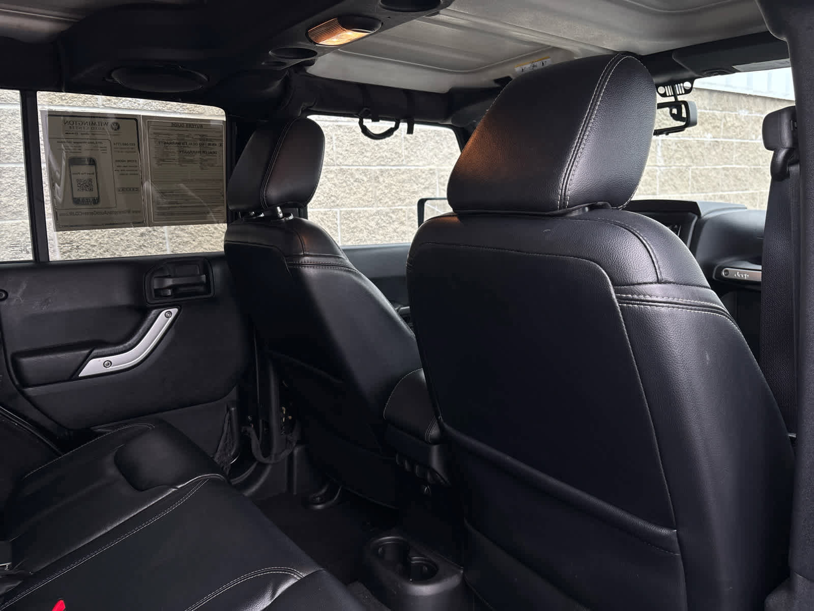 Used 2014 Jeep Wrangler Unlimited Rubicon image 21