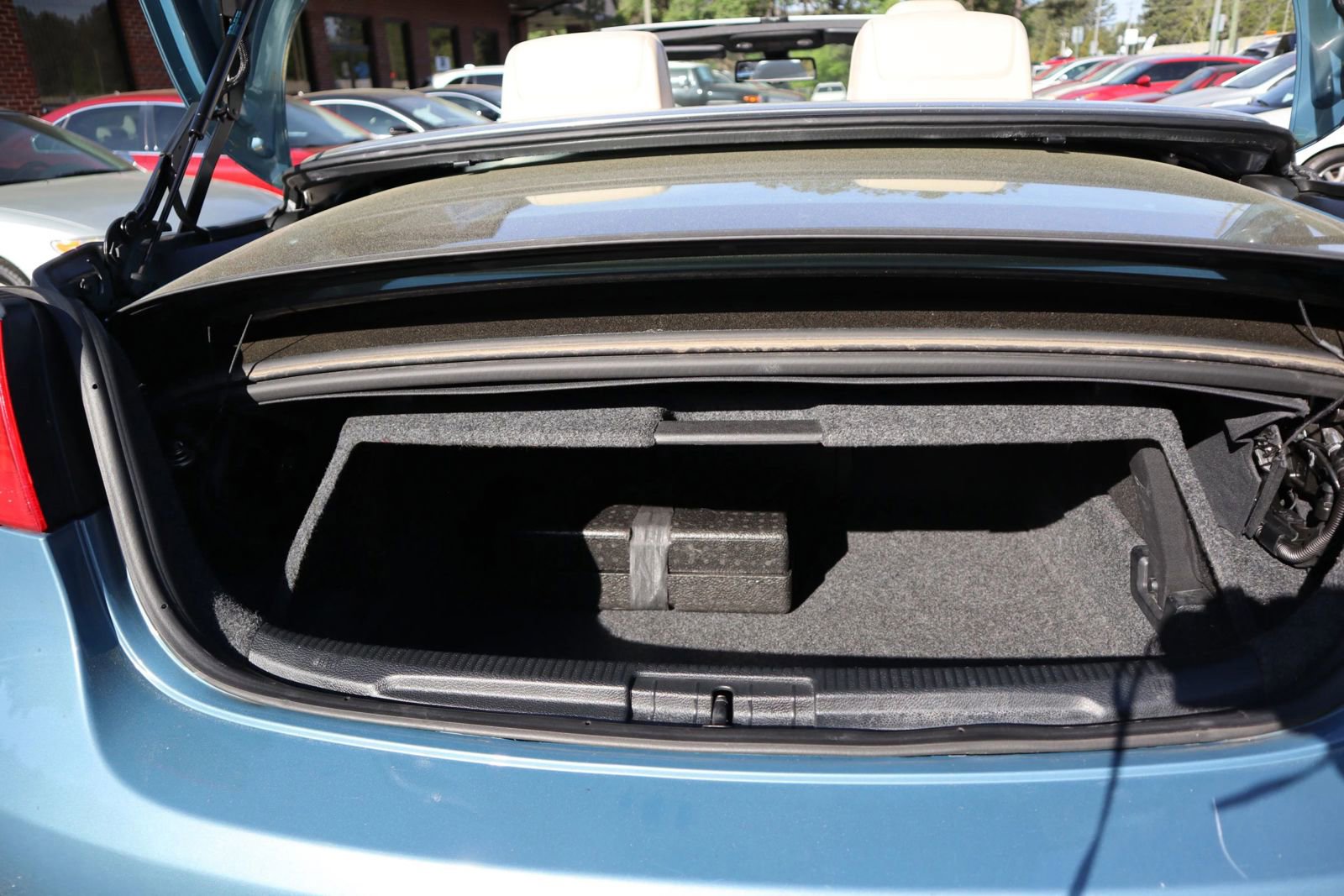 Used 2008 Volkswagen Eos Lux FWD image 12