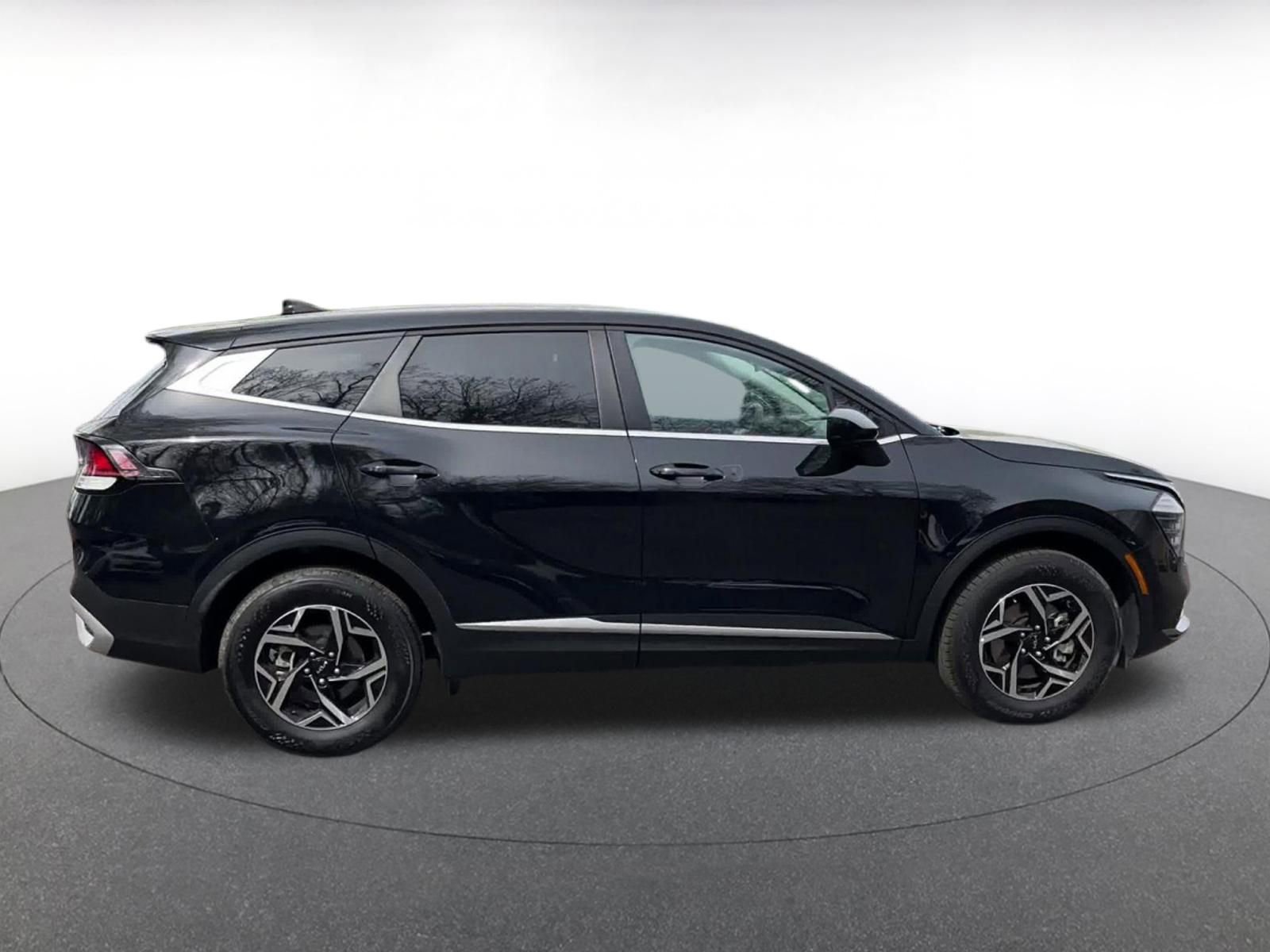 Used 2025 Kia Sportage LX image 15