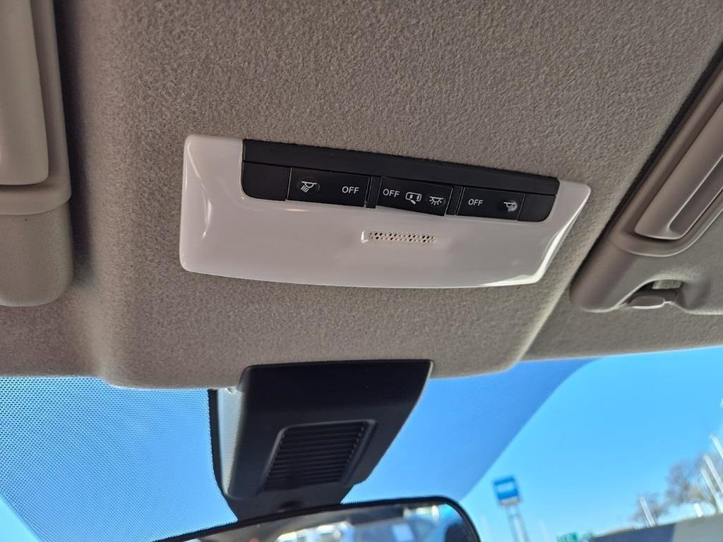 Used 2021 Nissan Kicks S image 29