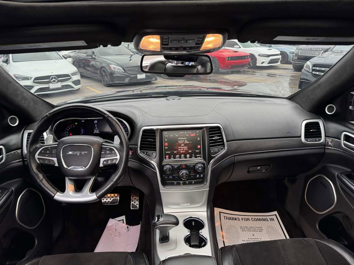 Used 2015 Jeep Grand Cherokee SRT w/ Luxury Group II AWD/4WD image 23