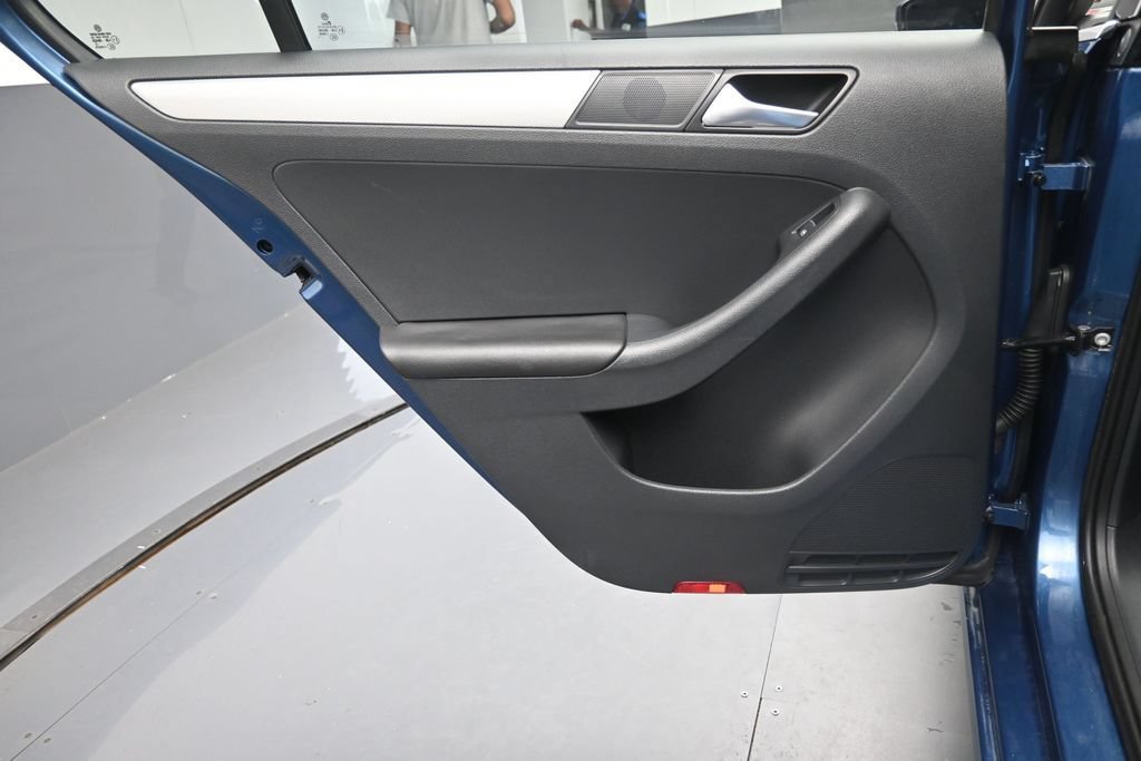 Used 2015 Volkswagen Jetta SE FWD image 22