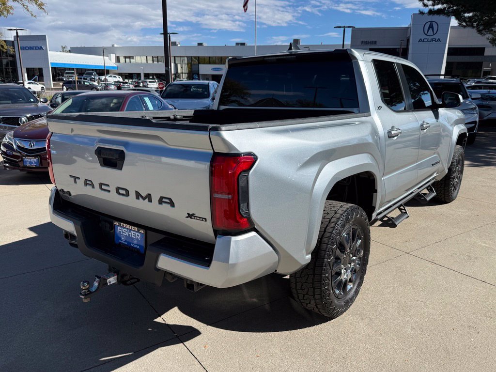 Used 2024 Toyota Tacoma SR5 AWD/4WD image 4