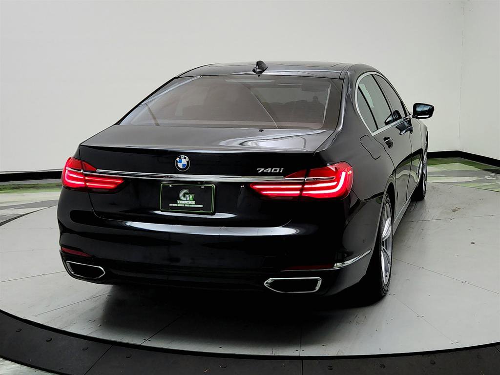 Used 2017 BMW 740i RWD image 6