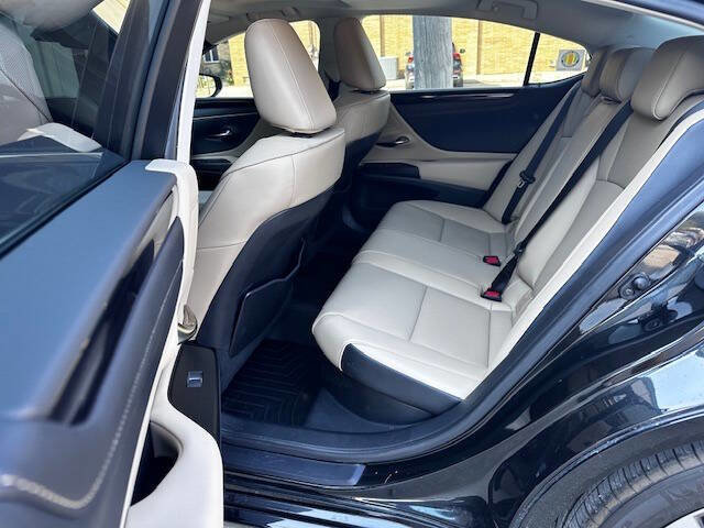 Used 2021 Lexus ES 300h w/ Premium Package image 13