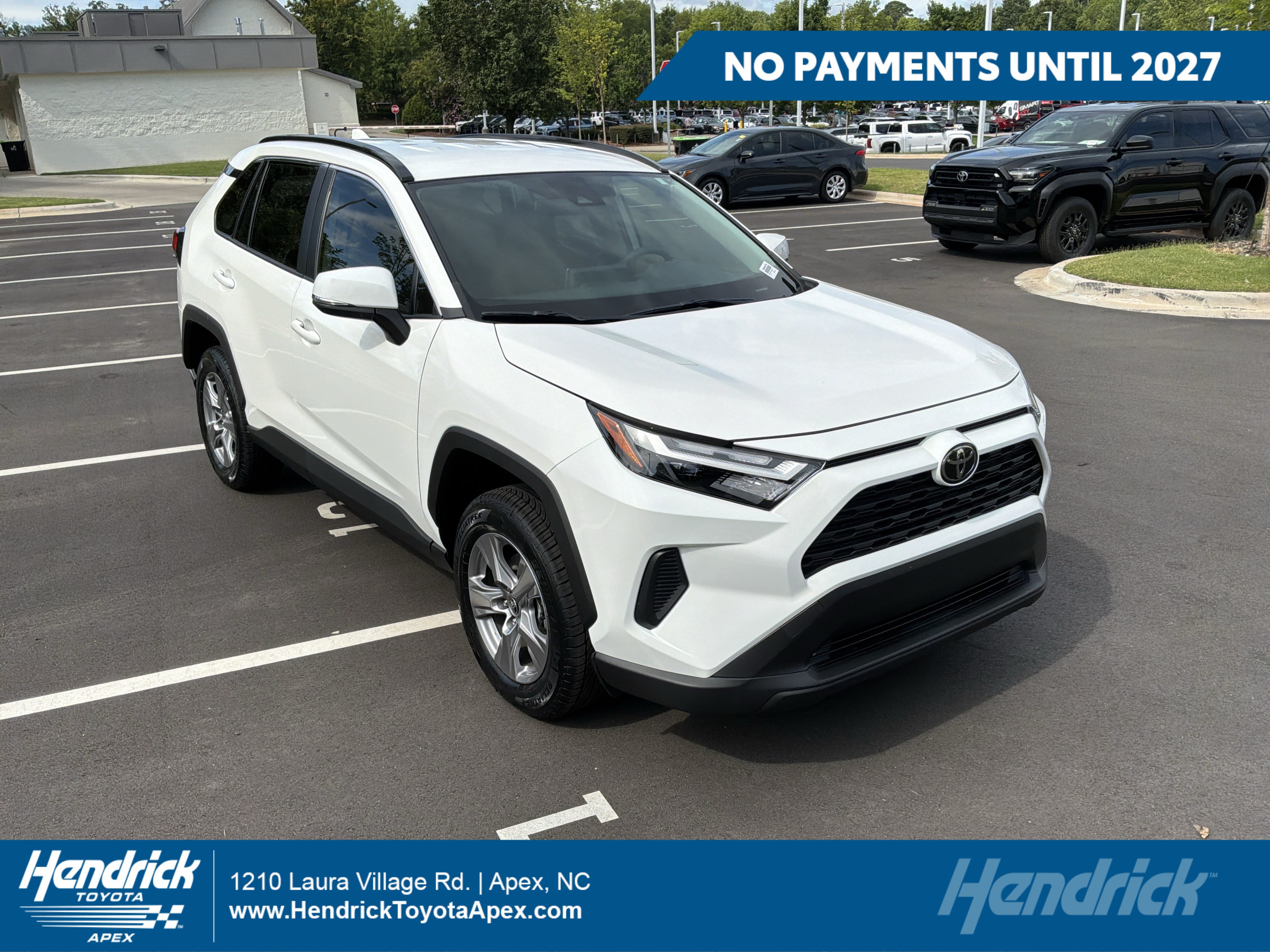 Used 2025 Toyota RAV4 XLE AWD/4WD image 1