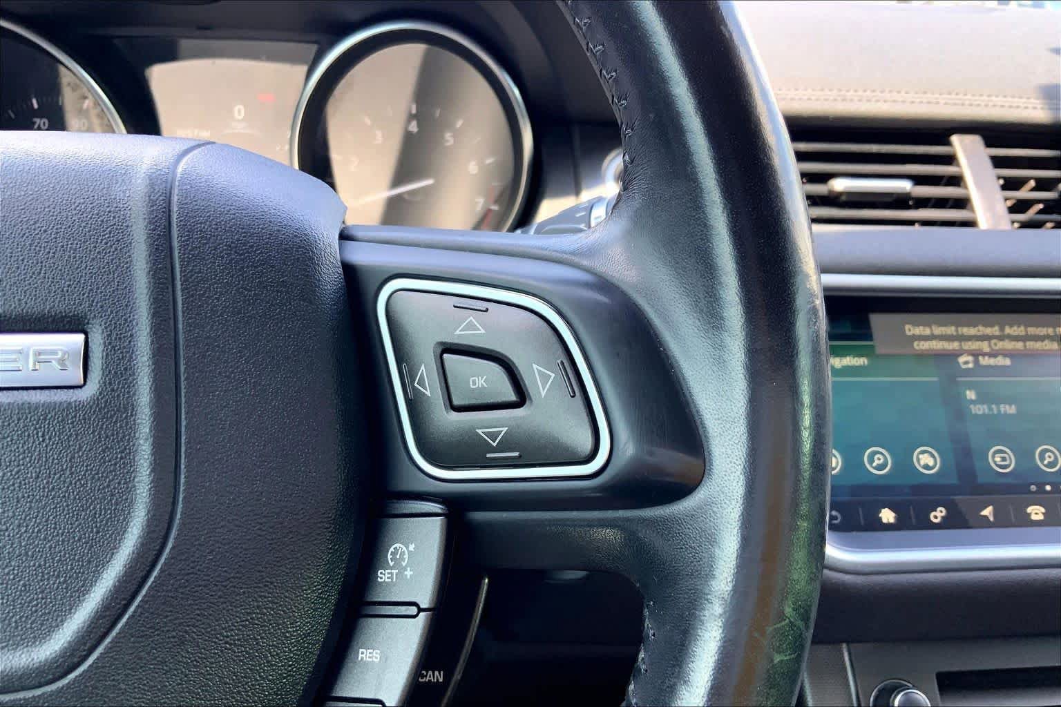 Used 2018 Land Rover Range Rover Evoque SE AWD/4WD image 24