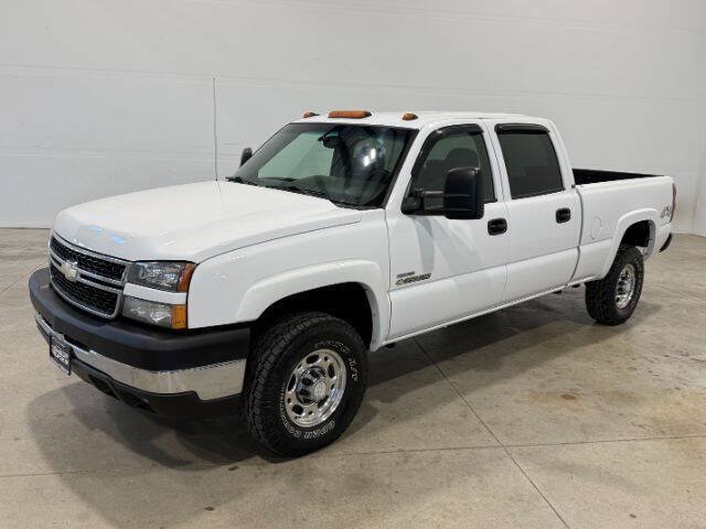 Used 2007 Chevrolet Silverado 2500 LT w/ Heavy-Duty Power Package AWD/4WD image 2