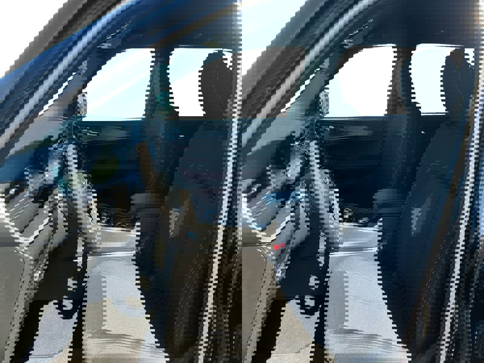 New 2025 Jeep Grand Cherokee Laredo w/ Luxury Tech Group I image 10