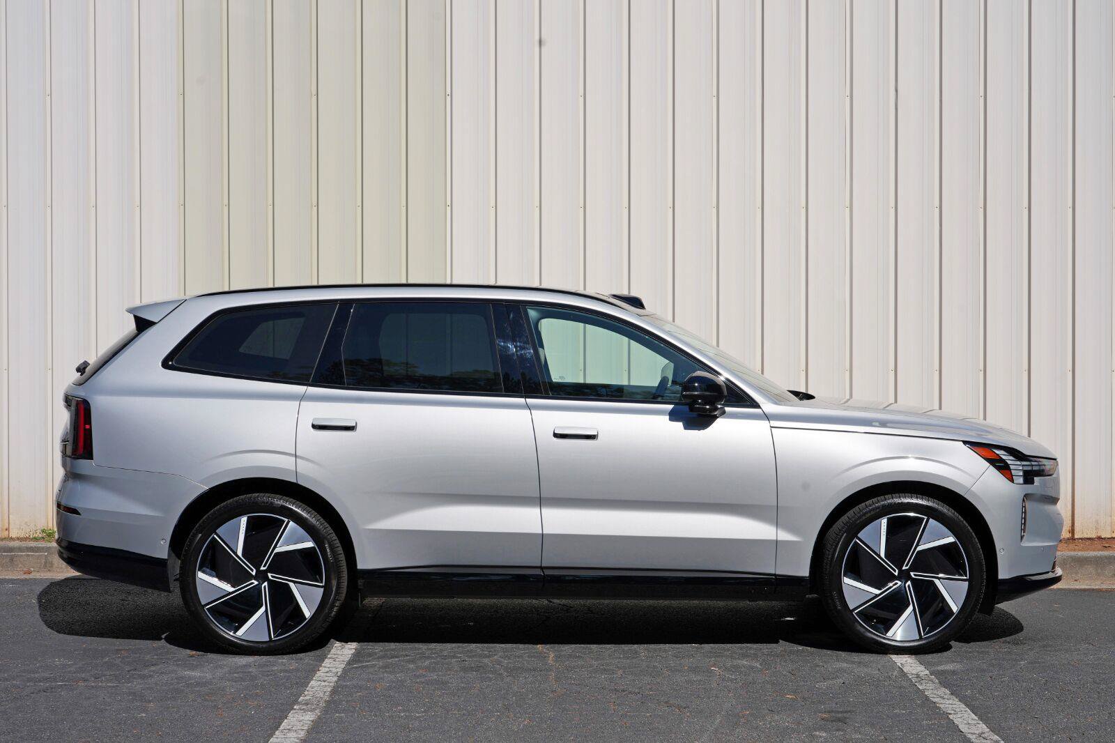 Used 2025 Volvo EX90 Ultra AWD/4WD image 53