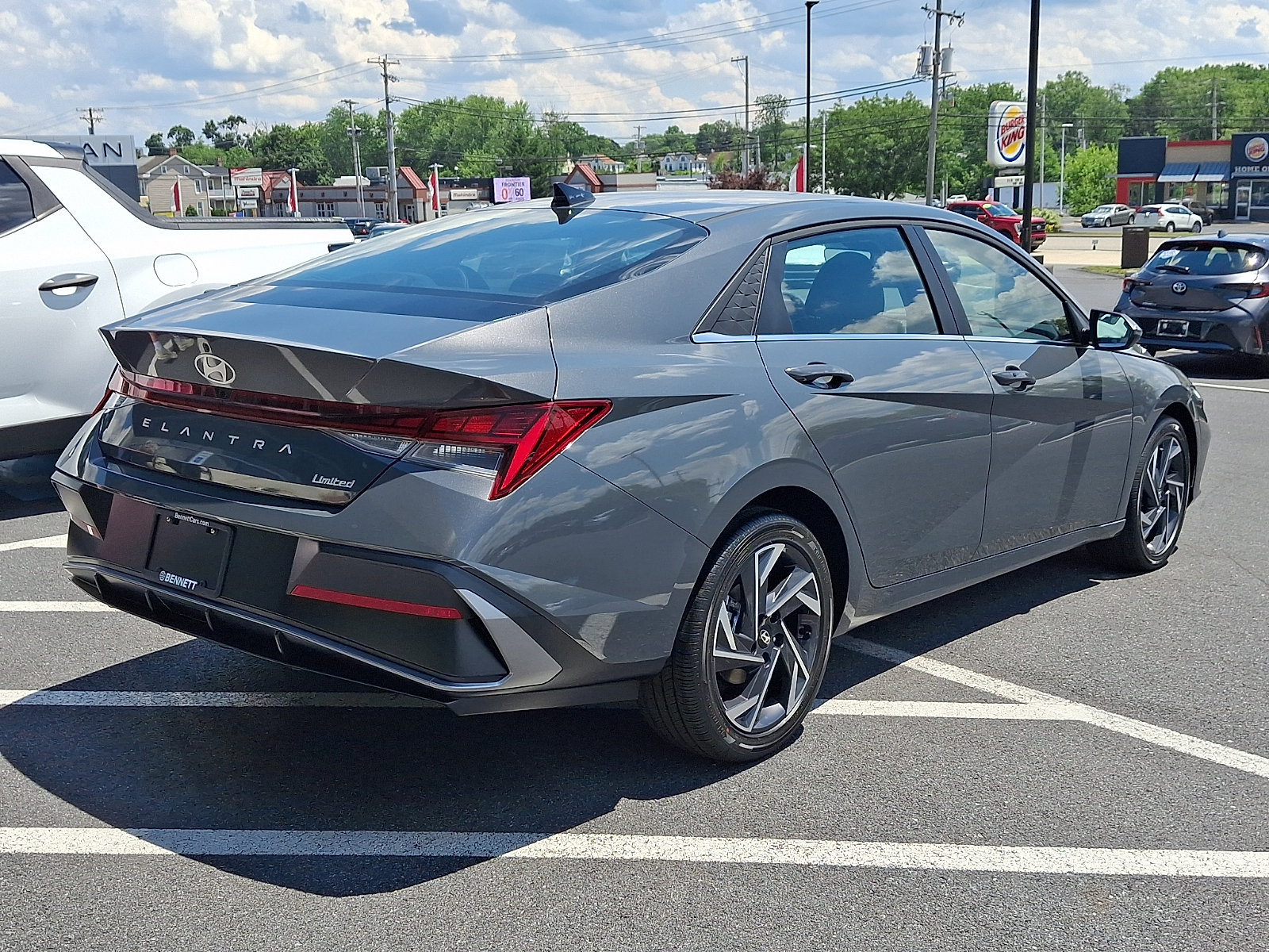 New 2026 Hyundai Elantra Limited FWD image 5