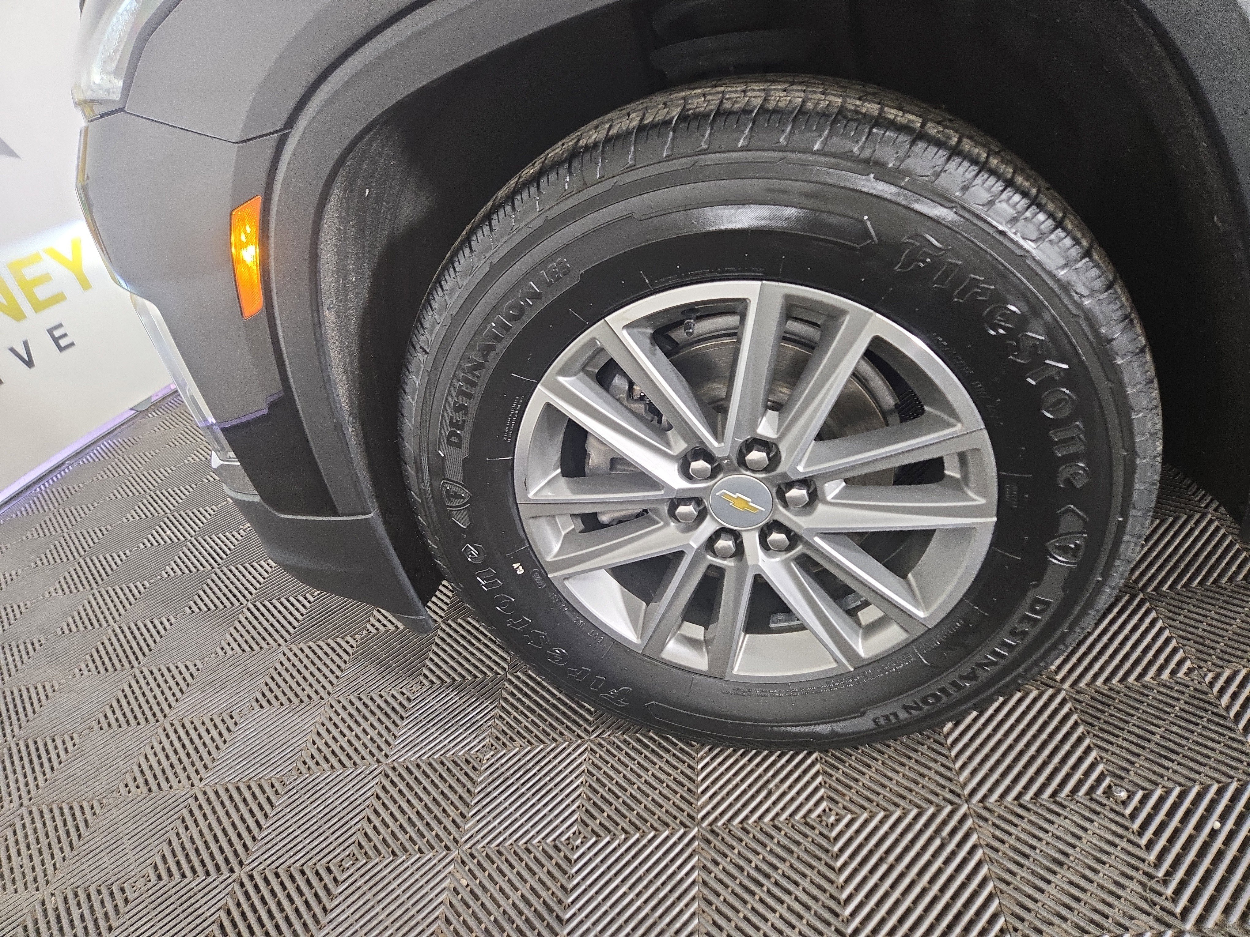 Certified 2023 Chevrolet Traverse LT image 33