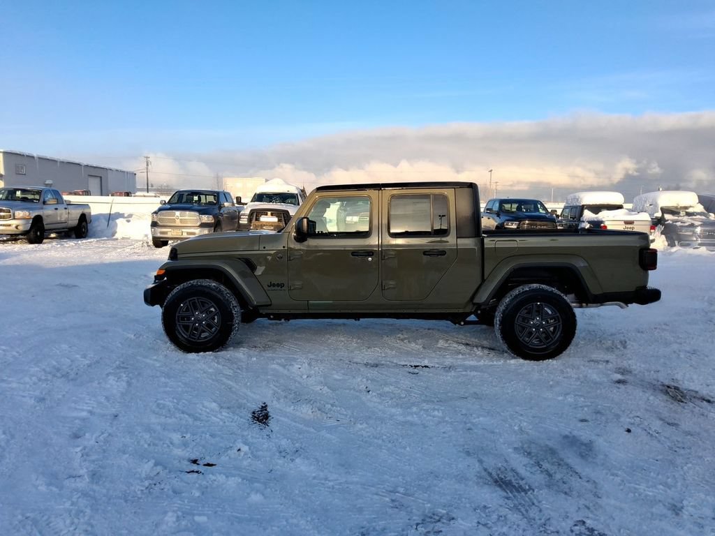 New 2025 Jeep Gladiator Sport AWD/4WD image 5
