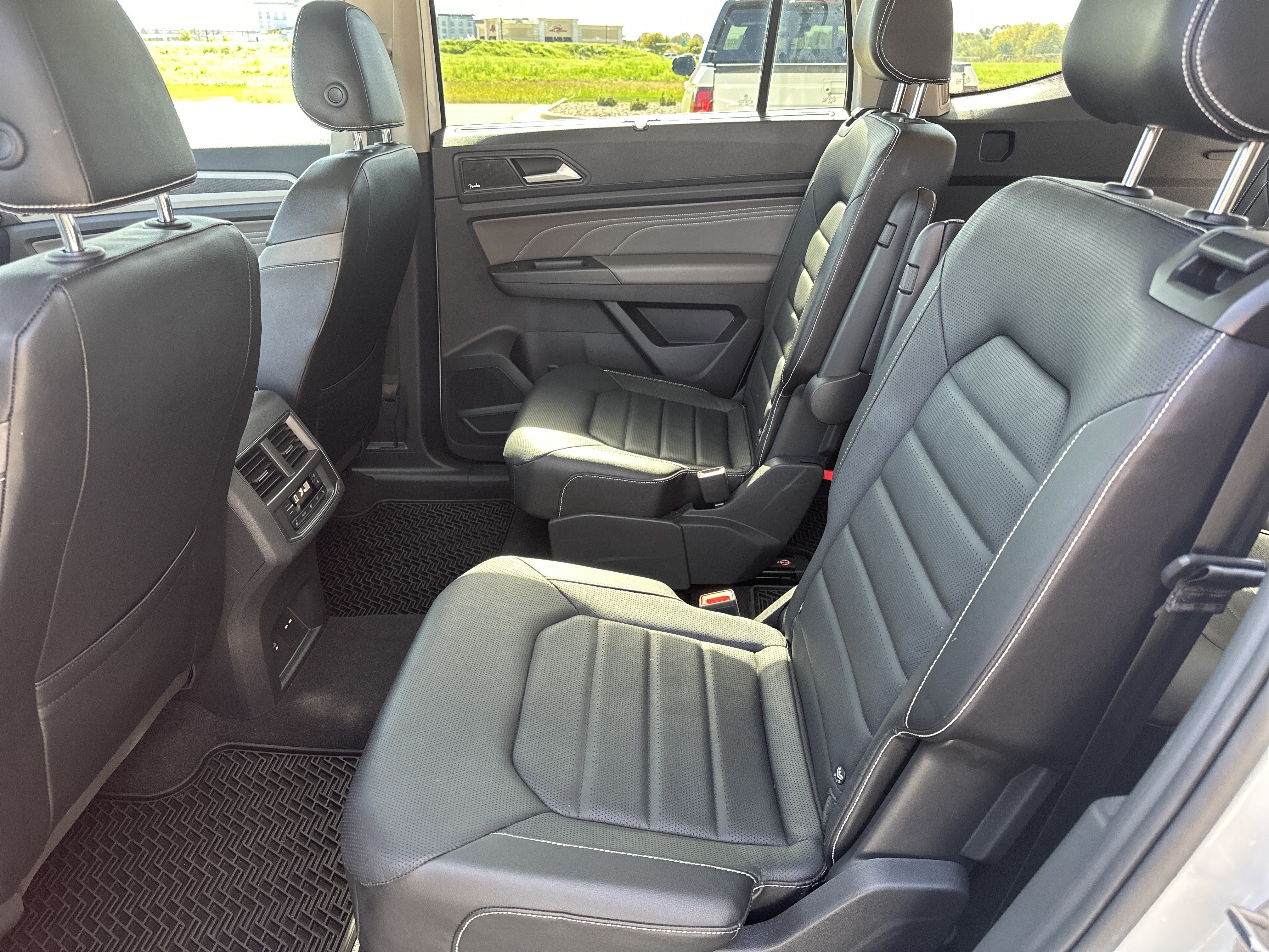 Used 2022 Volkswagen Atlas SEL Premium AWD/4WD image 29