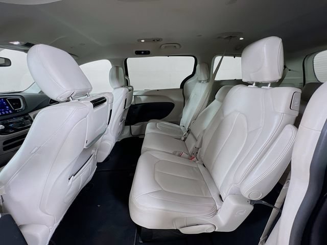 Used 2019 Chrysler Pacifica Touring-L Plus w/ Advanced Safetytec Group FWD image 24