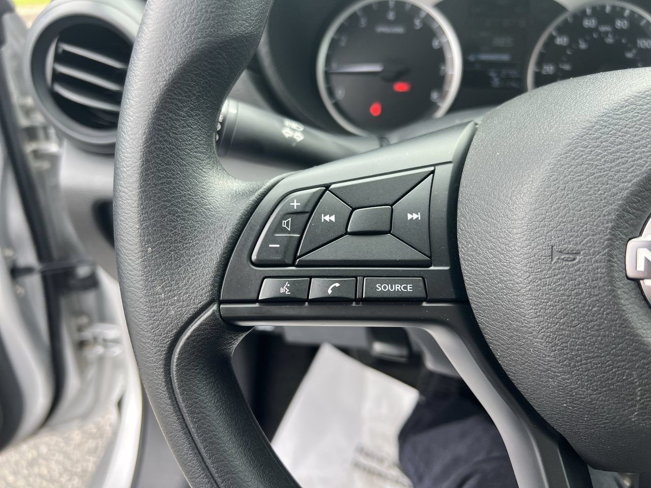 Used 2025 Nissan Versa S FWD image 19