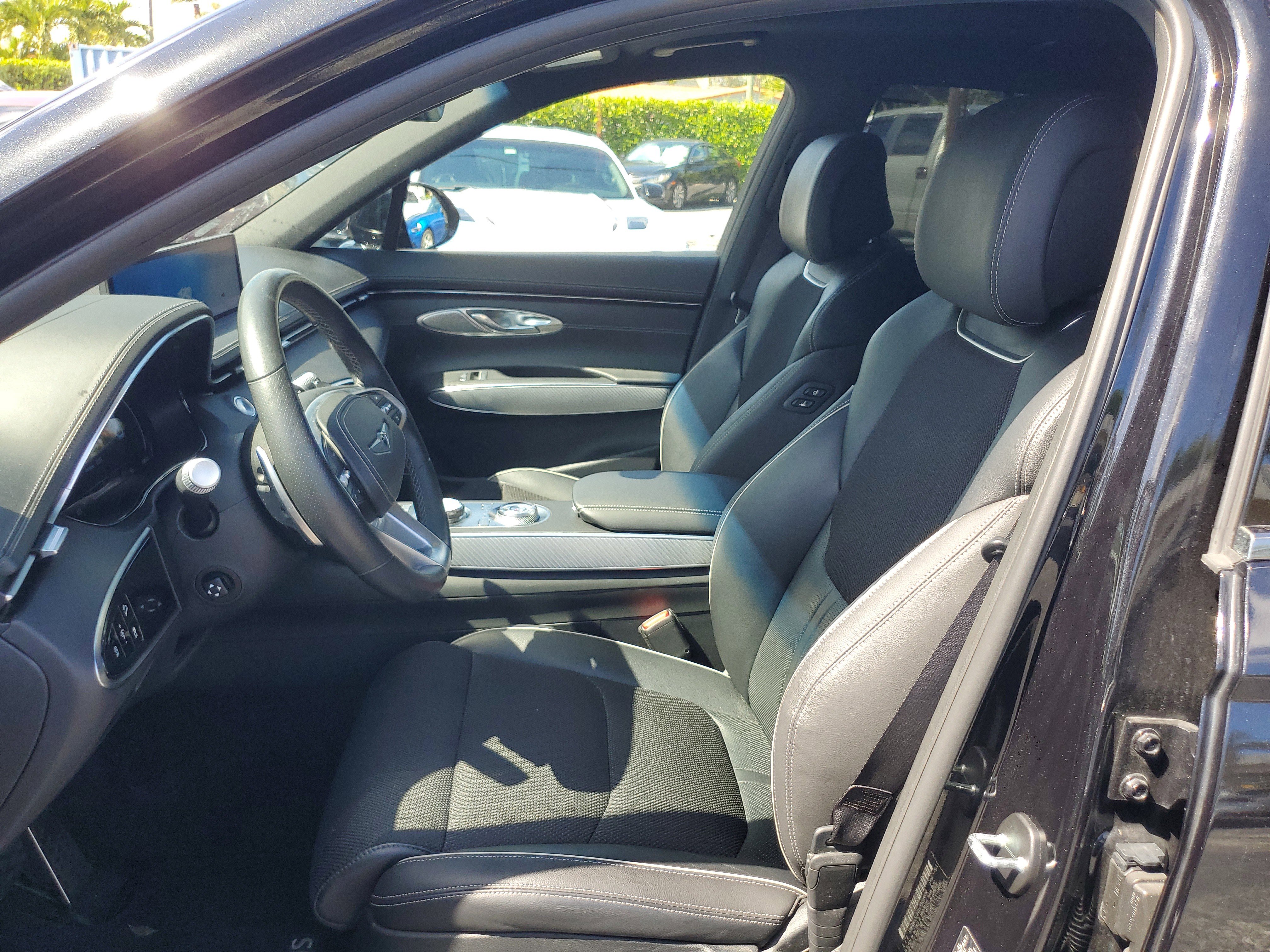 Used 2023 Genesis GV70 2.5T w/ Sport Prestige Package image 25