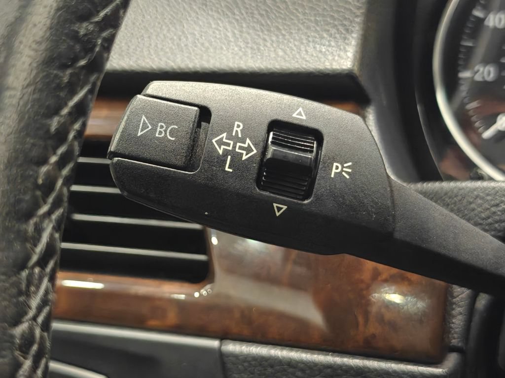 Used 2011 BMW 328i xDrive Coupe AWD/4WD image 11