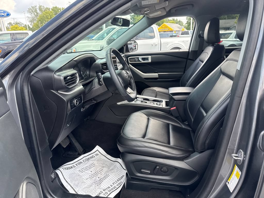 Used 2024 Ford Explorer XLT w/ Equipment Group 202A AWD/4WD image 25