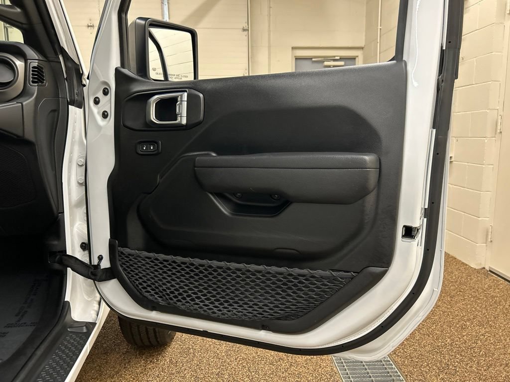 Used 2022 Jeep Gladiator Sport AWD/4WD image 15