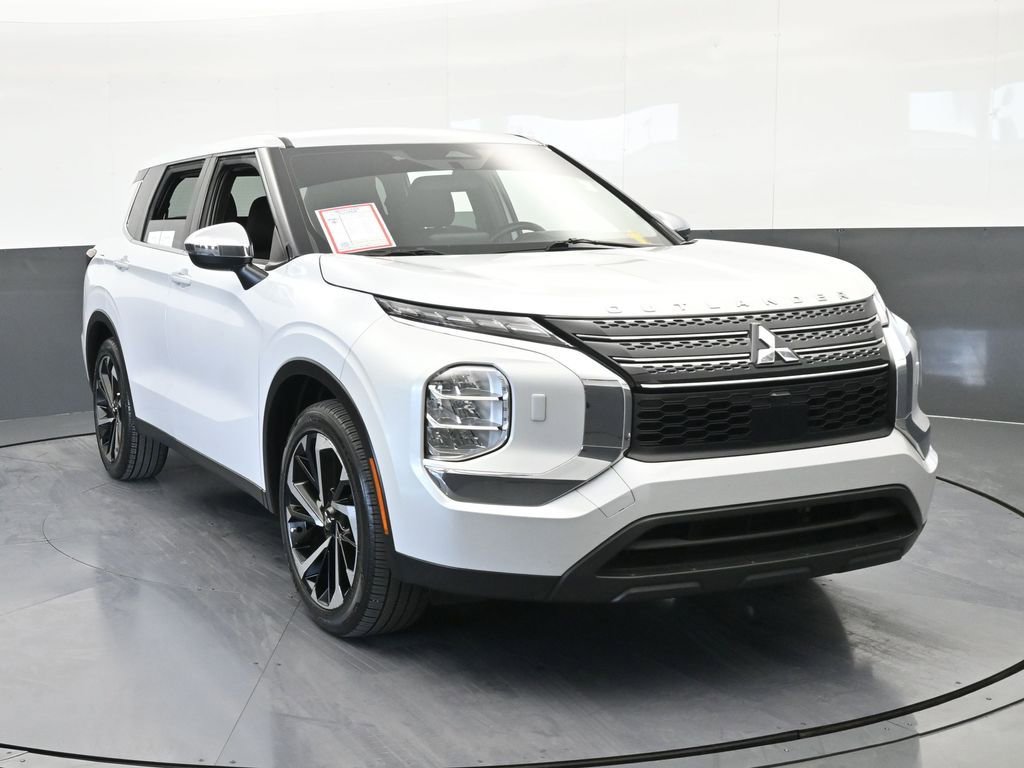 Used 2022 Mitsubishi Outlander ES image 9