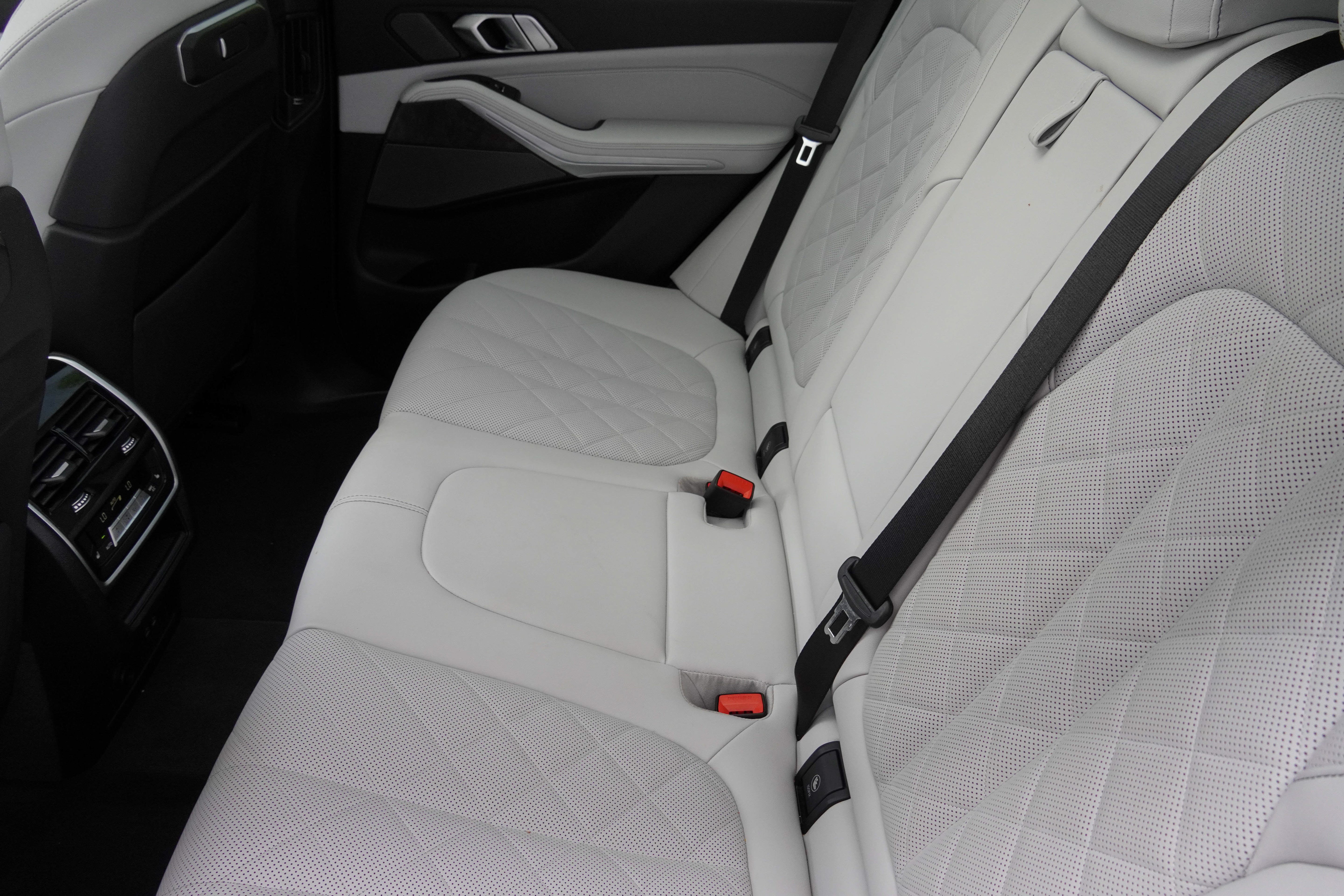Certified 2025 BMW X5 xDrive50e w/ Climate Comfort Package AWD/4WD image 34