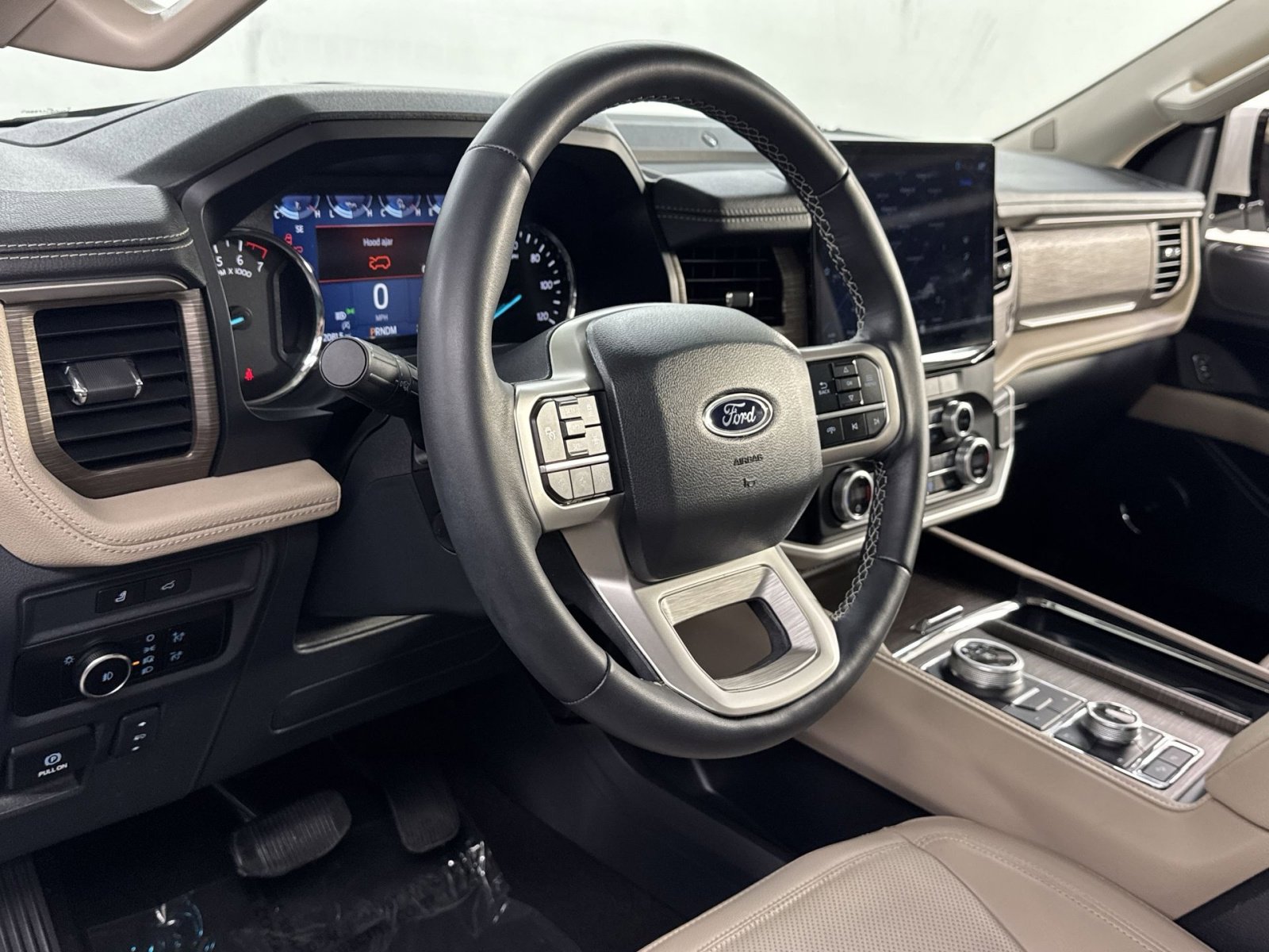 Used 2024 Ford Expedition Limited image 7